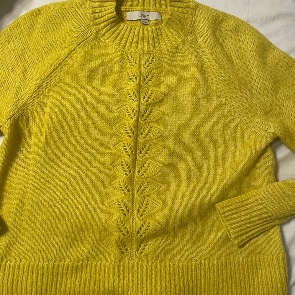 Loft Women’s Yellow Tailored Pull Over Sweater, XS